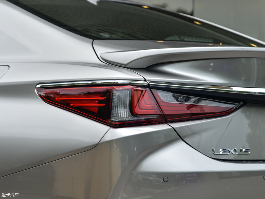 2018׿_˹ES 300h ׿Խ V