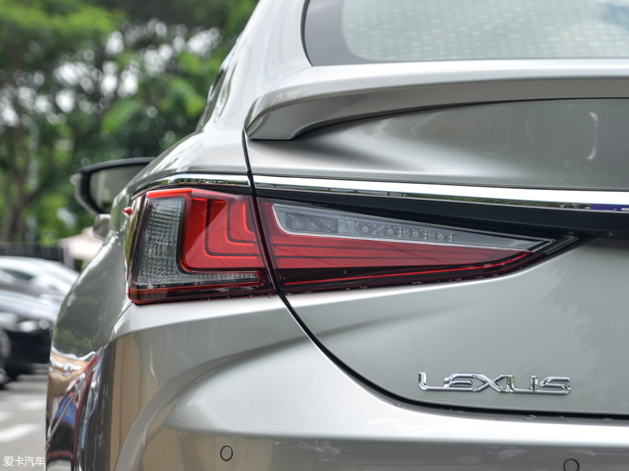 2018׿_˹ES 300h ׿Խ V