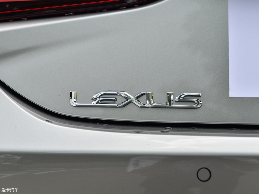 2018׿_˹ES 300h ׿Խ (gu)V