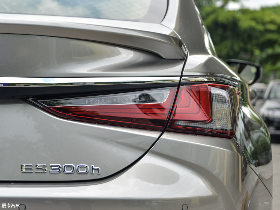 2018׿_˹ES 300h ׿Խ V