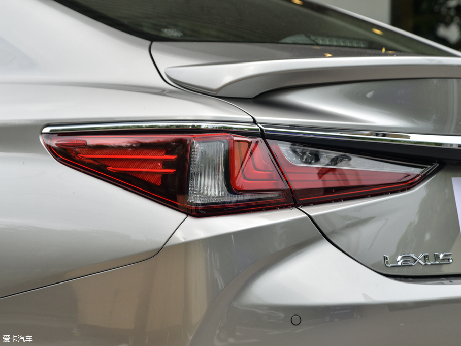 2018׿_˹ES 300h ׿Խ V