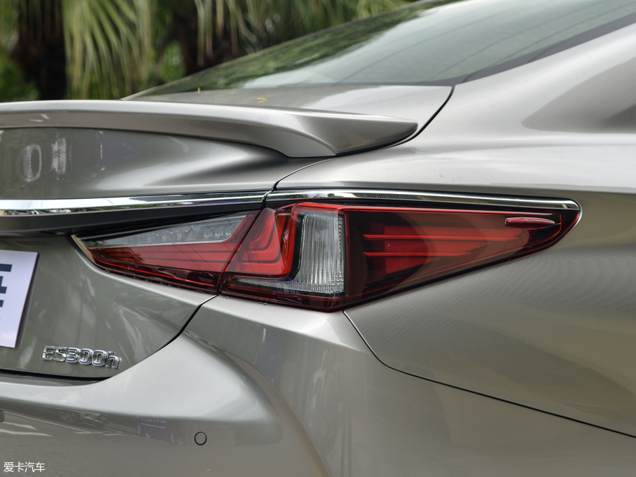 2018׿_˹ES 300h ׿Խ V