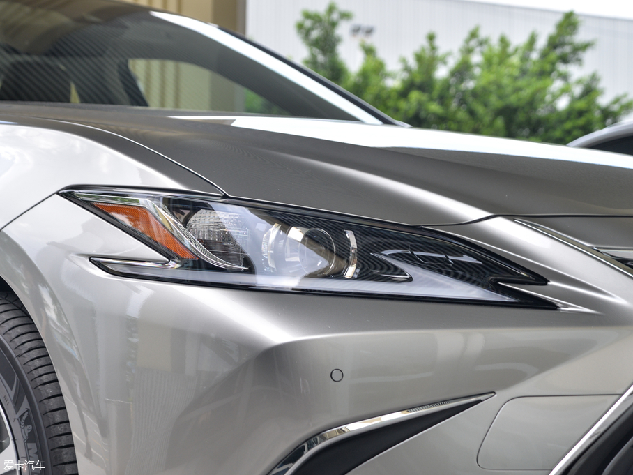 2018׿_˹ES 300h ׿Խ (gu)V