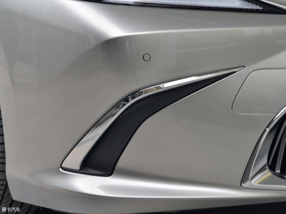 2018׿_˹ES 300h ׿Խ V