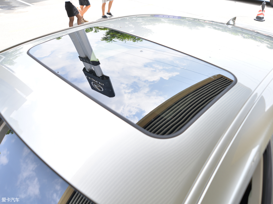 2018׿_˹ES 300h ׿Խ V