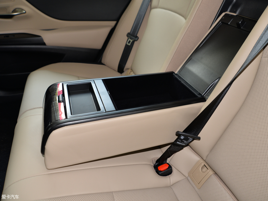 2018׿_˹ES 300h ׿Խ V