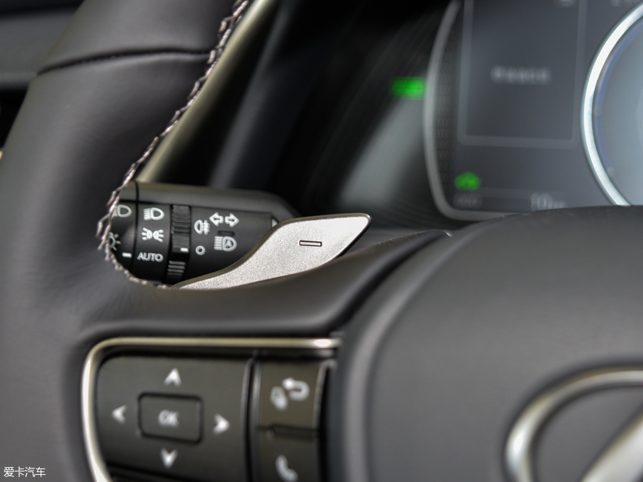 2018׿_˹ES 300h ׿Խ V