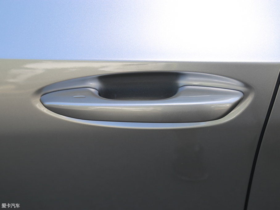 2018׿_˹ES 200 A (gu)V