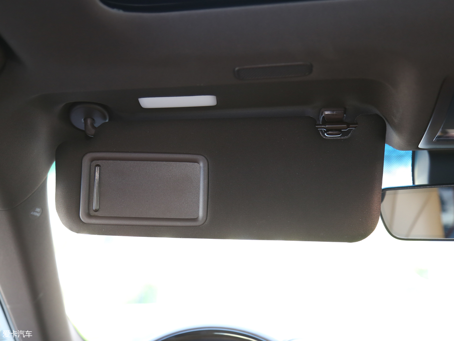 2018׿_˹ES 200 A (gu)V