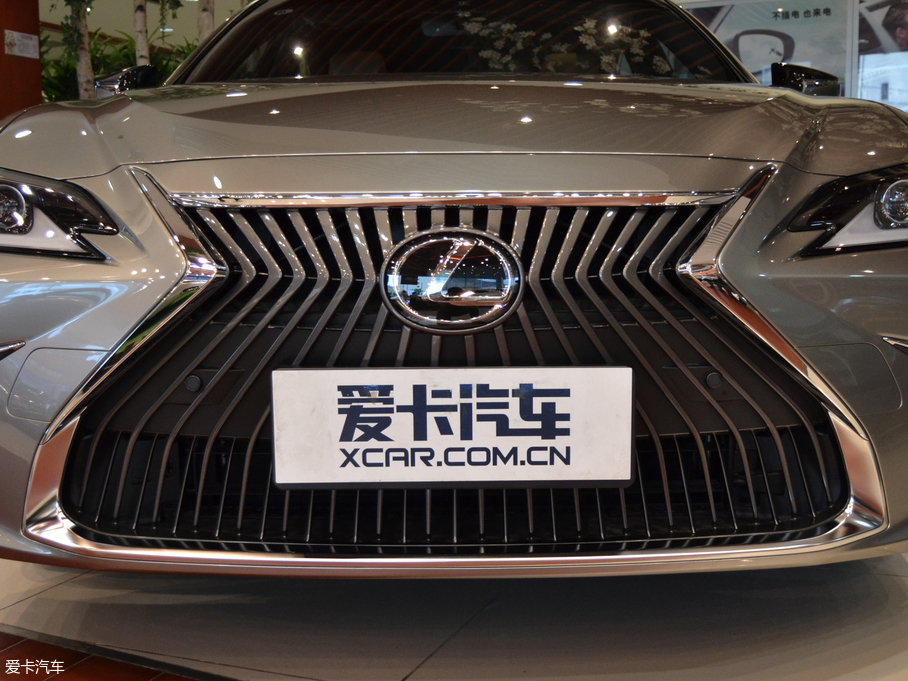 2018׿_˹ES 200 ׿Խ V