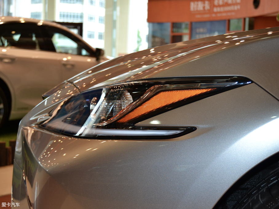 2018׿_˹ES 200 ׿Խ V