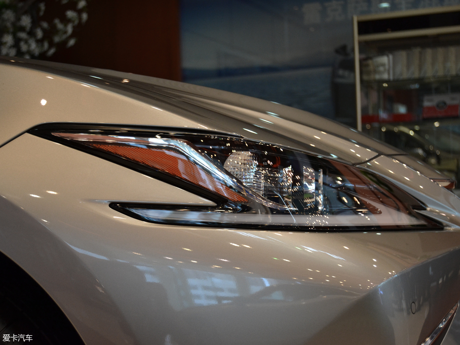 2018׿_˹ES 200 ׿Խ V