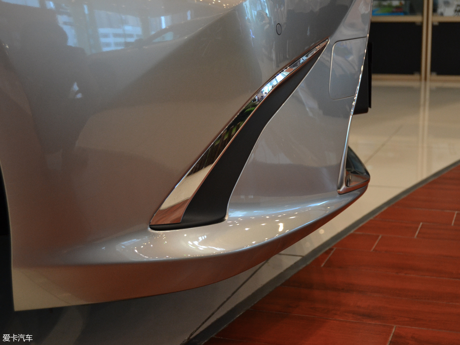 2018׿_˹ES 200 ׿Խ V