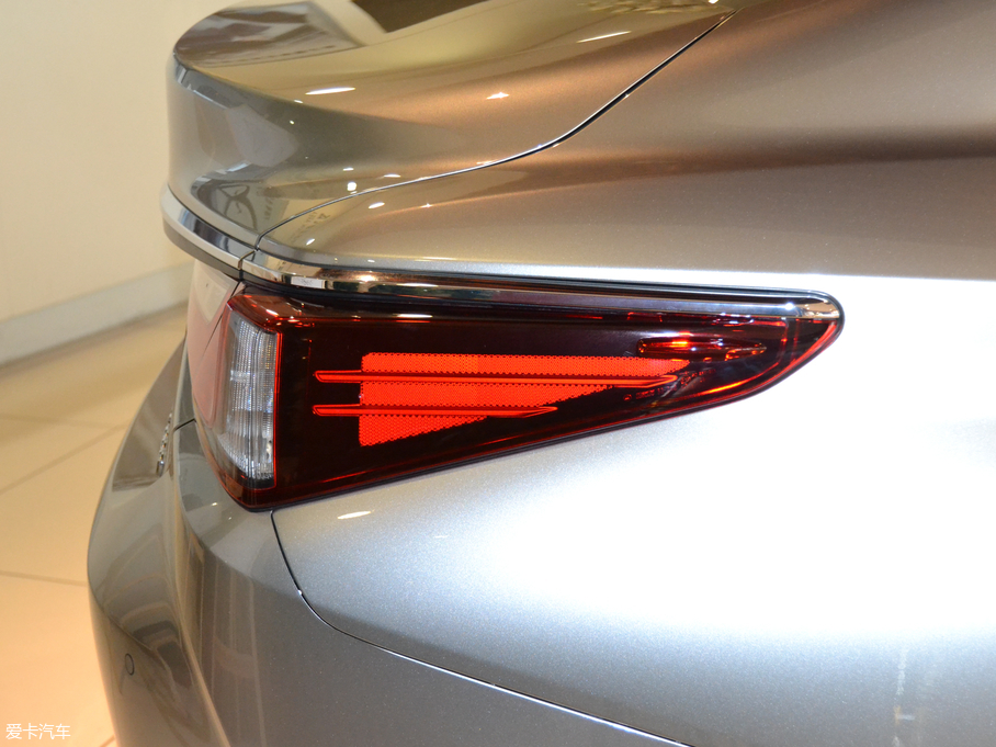 2018׿_˹ES 200 ׿Խ V