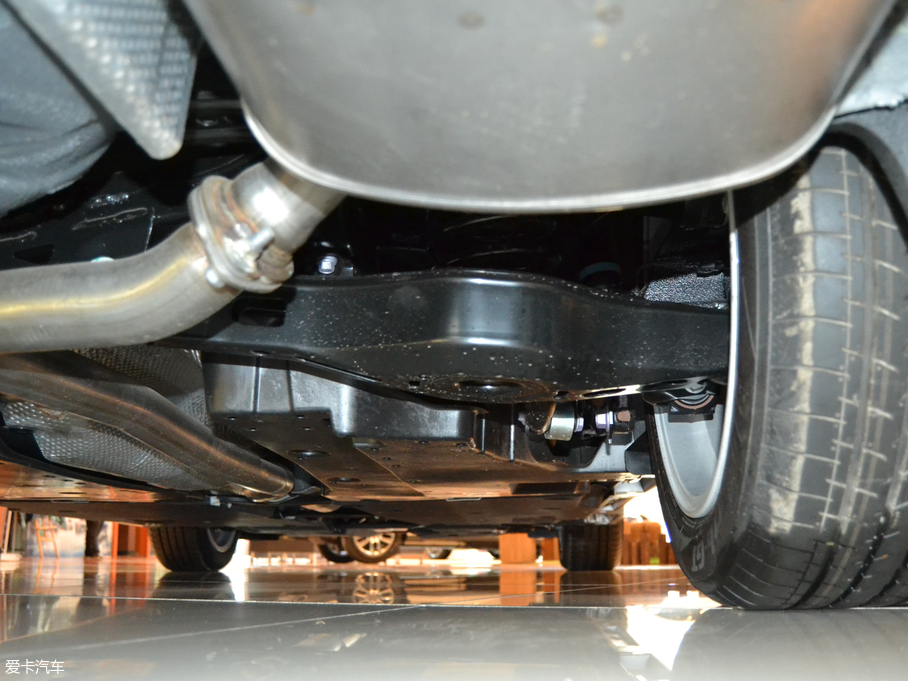 2018׿_˹ES 200 ׿Խ V