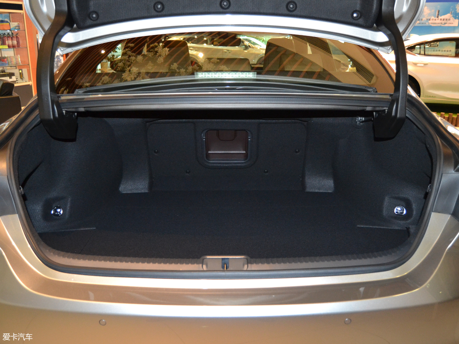 2018׿_˹ES 200 ׿Խ V