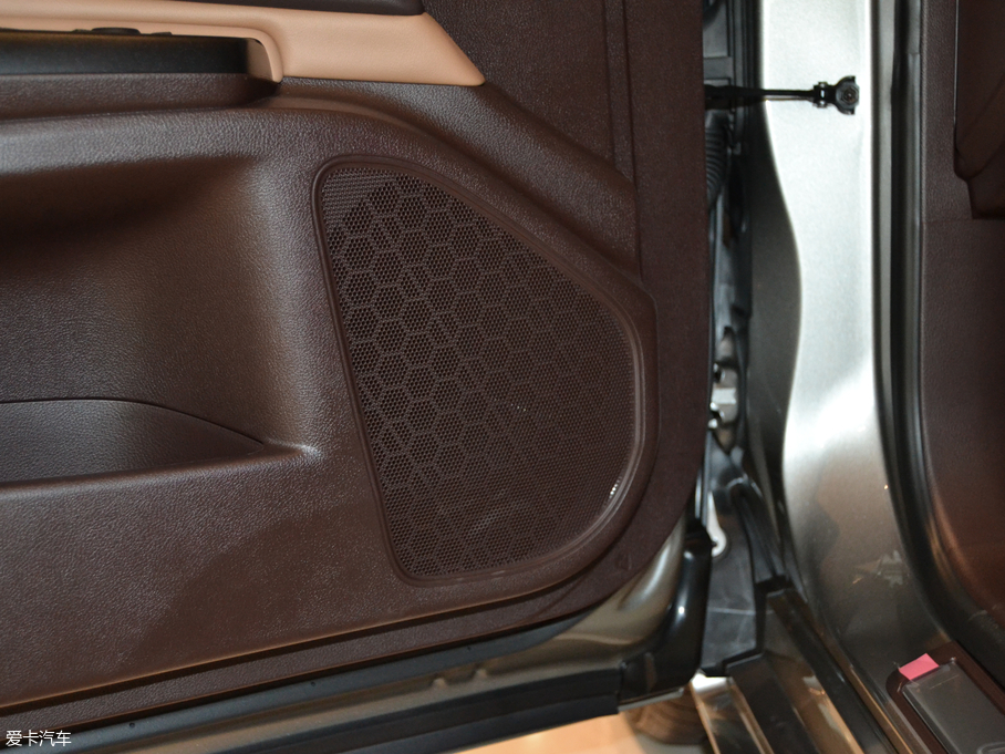 2018׿_˹ES 200 ׿Խ V