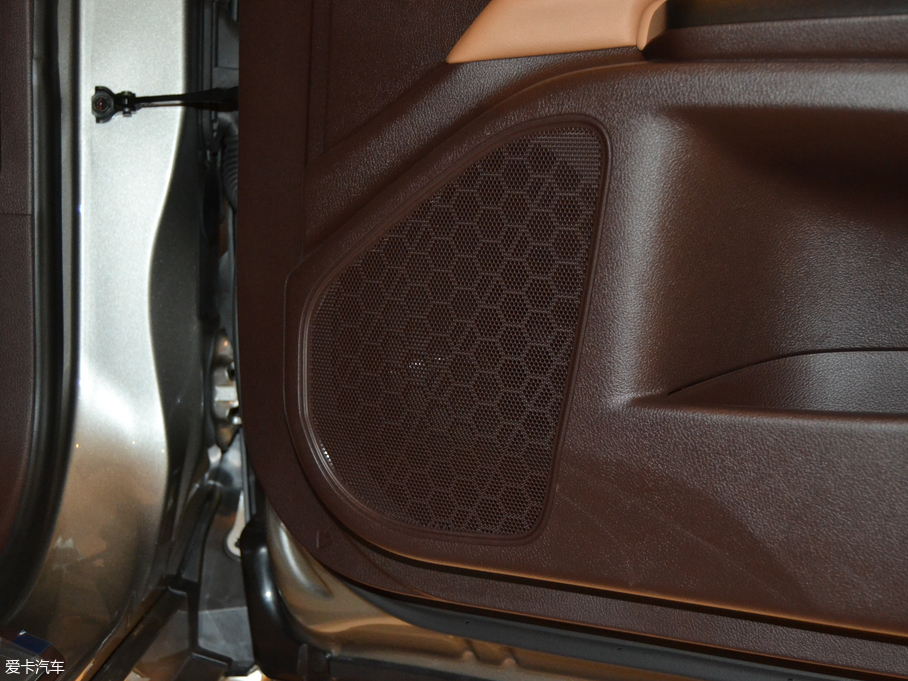 2018׿_˹ES 200 ׿Խ V