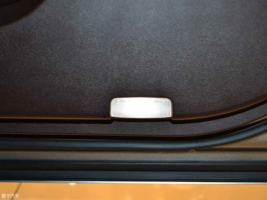 2018׿_˹ES 200 ׿Խ (gu)V