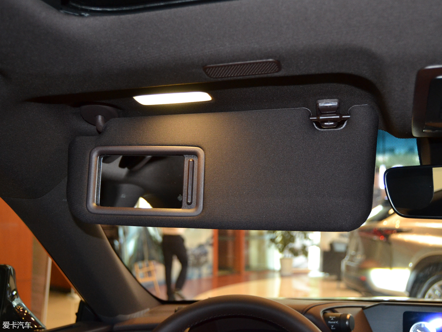 2018׿_˹ES 200 ׿Խ V