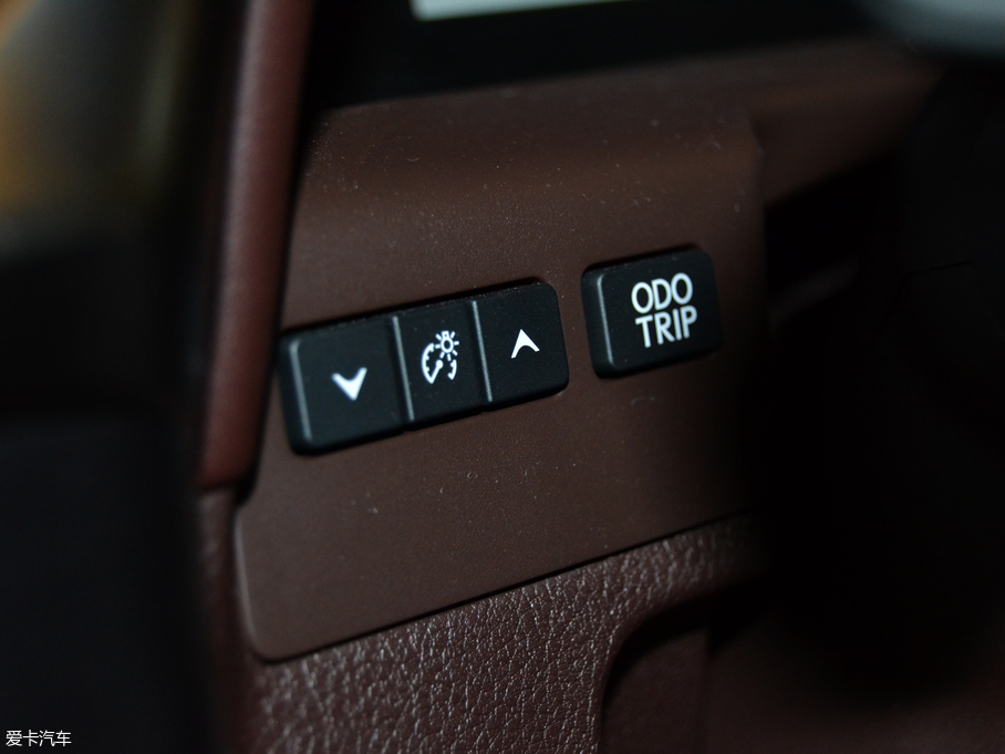 2018׿_˹ES 200 ׿Խ V