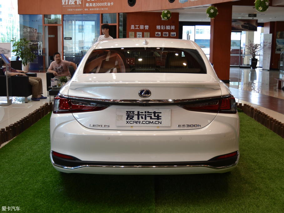 2018׿_˹ES 300h ׿Խ (gu)V