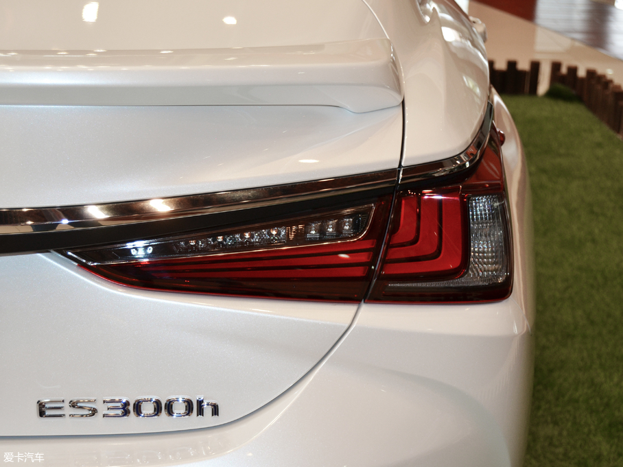 2018׿_˹ES 300h ׿Խ V