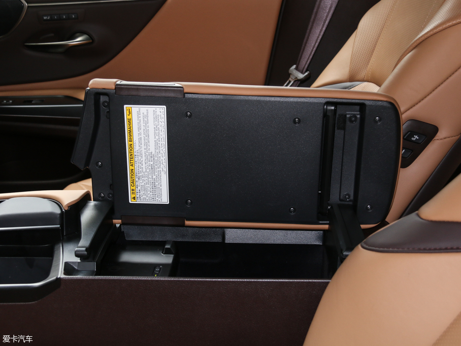 2018׿_˹ES 300h  (gu)V