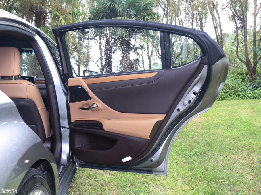 2018׿_˹ES 300h  (gu)V