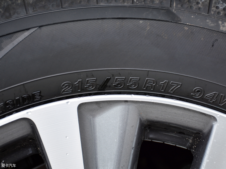 2018׿_˹ES 200 A (gu)V