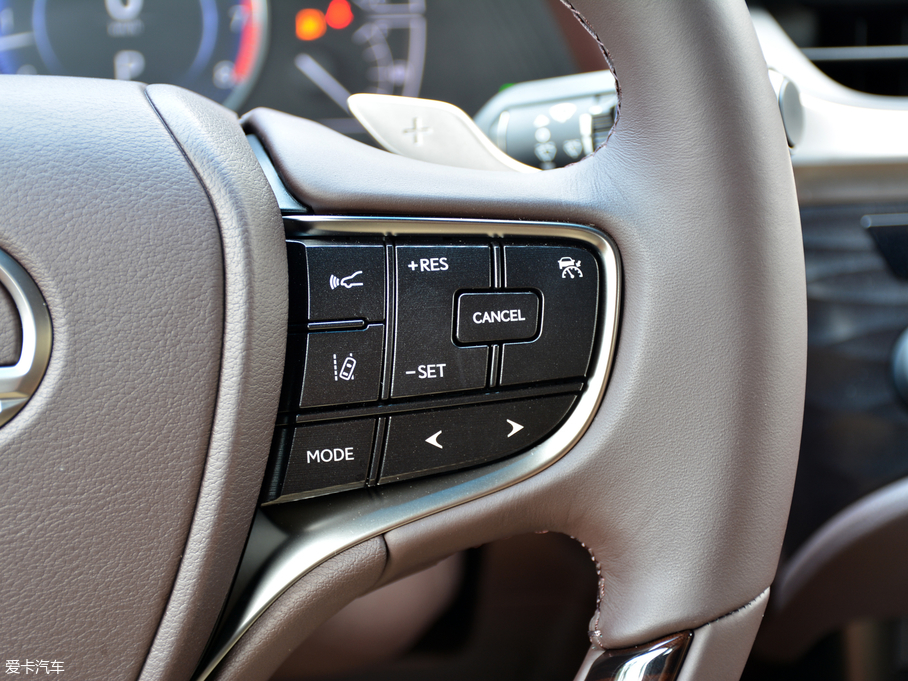 2018׿_˹ES 200 A (gu)V