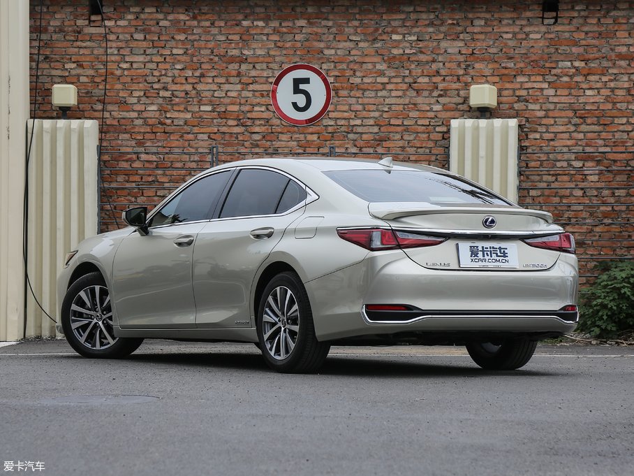 2018׿_˹ES 300h ׿Խ V