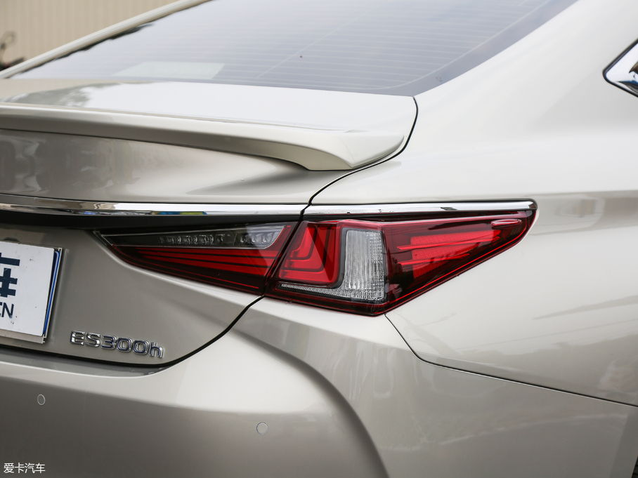 2018׿_˹ES 300h ׿Խ (gu)V