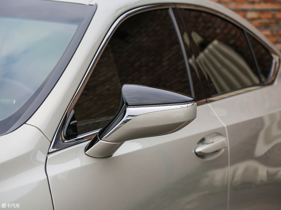 2018׿_˹ES 300h ׿Խ V