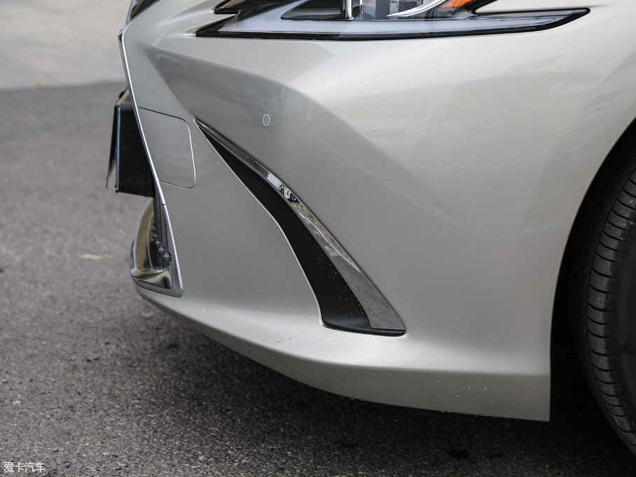 2018׿_˹ES 300h ׿Խ V