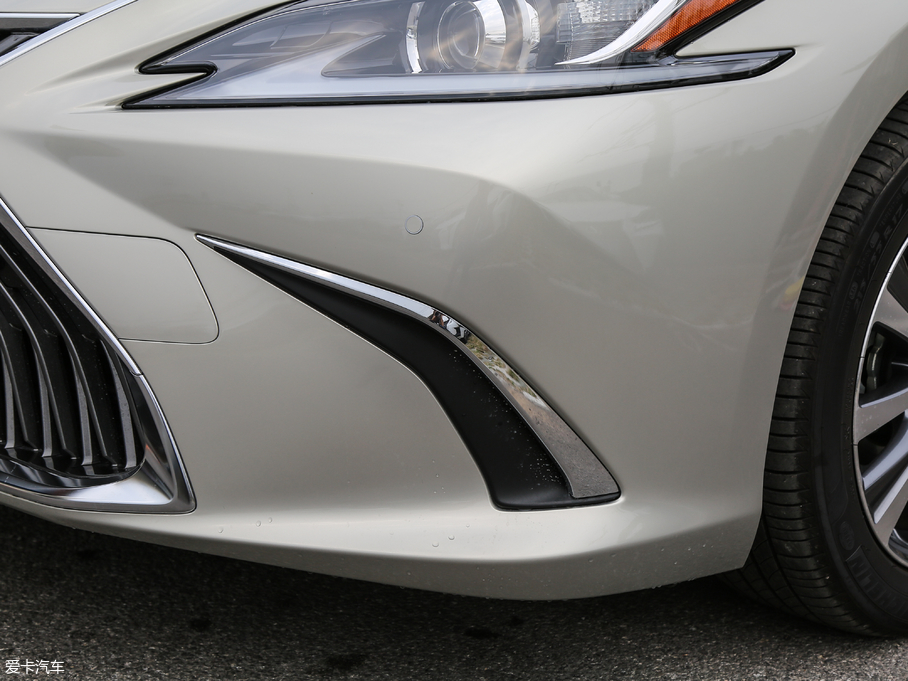 2018׿_˹ES 300h ׿Խ V