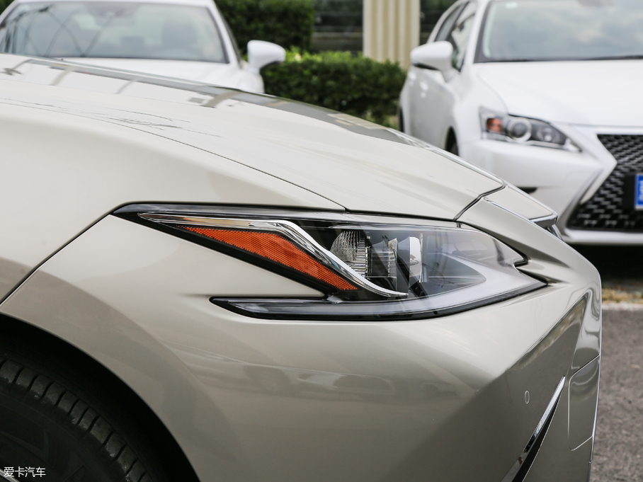 2018׿_˹ES 300h ׿Խ V