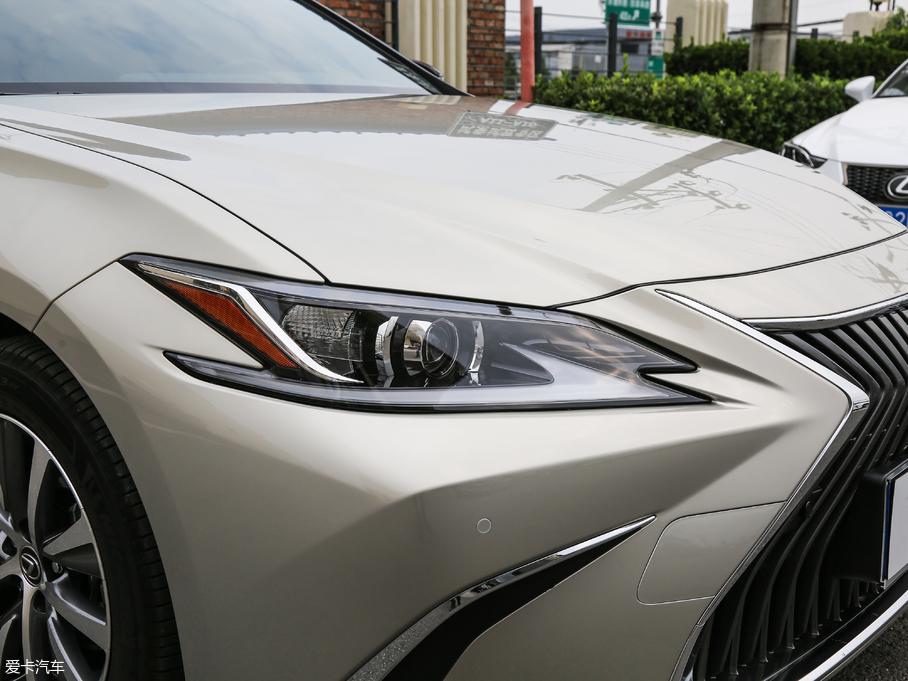 2018׿_˹ES 300h ׿Խ V