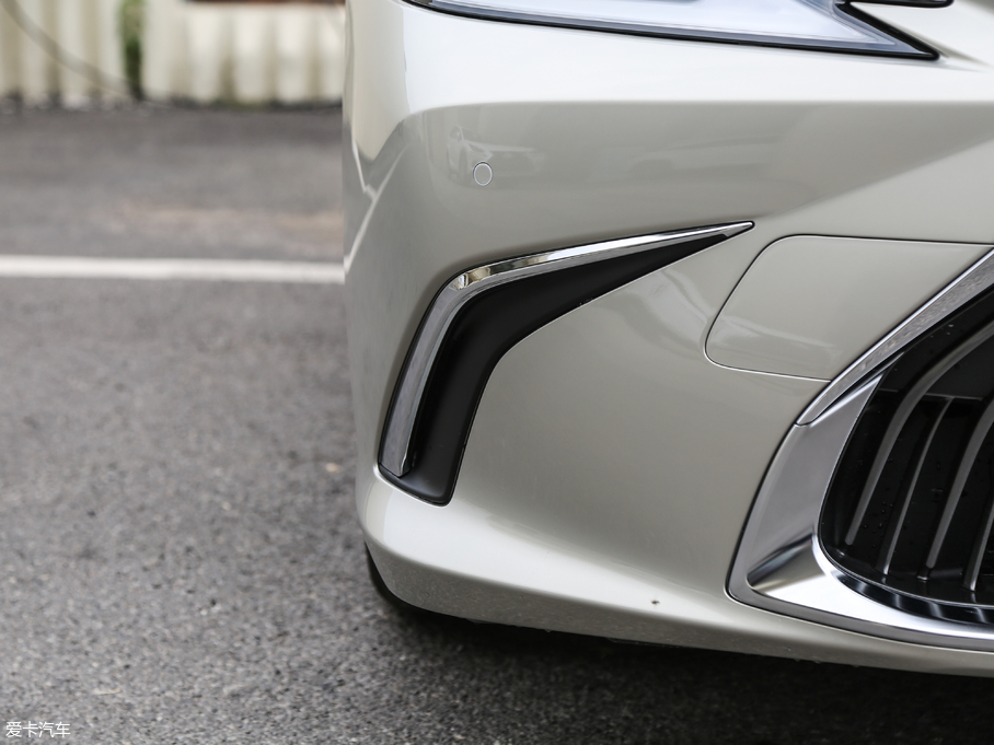 2018׿_˹ES 300h ׿Խ V