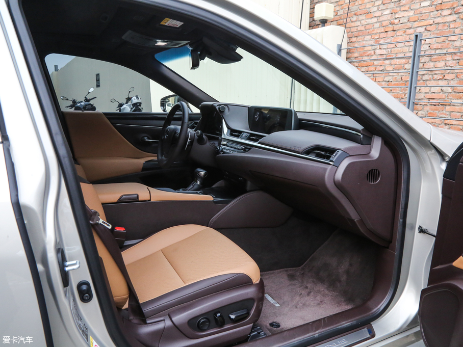 2018׿_˹ES 300h ׿Խ V