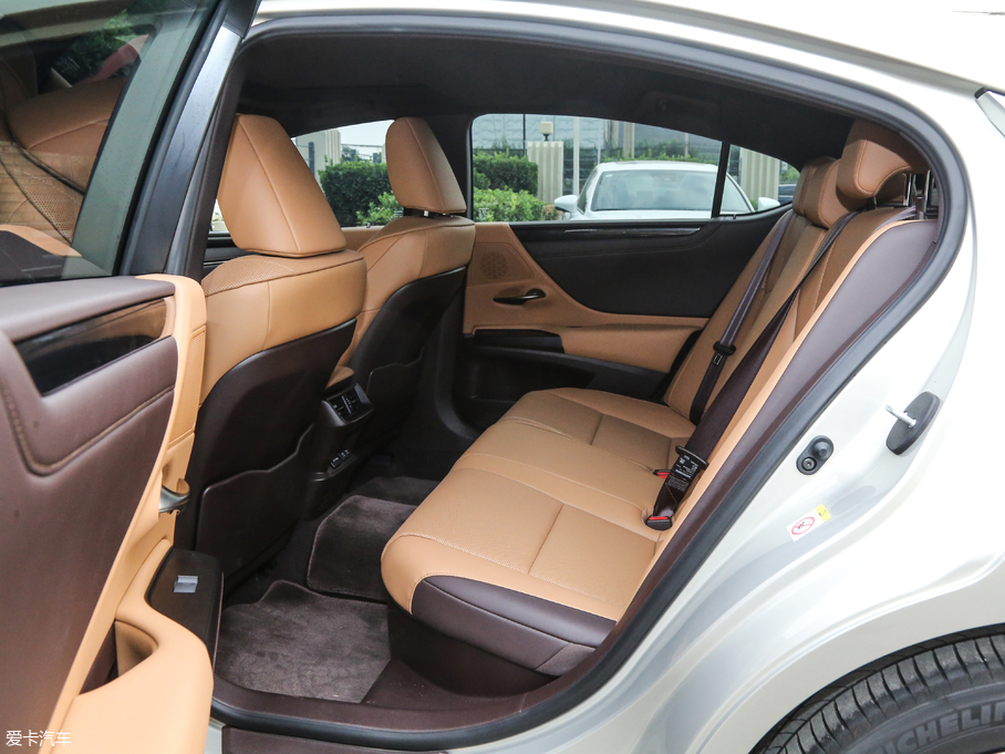 2018׿_˹ES 300h ׿Խ V