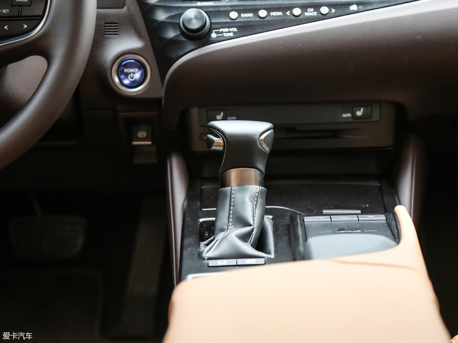 2018׿_˹ES 300h ׿Խ V