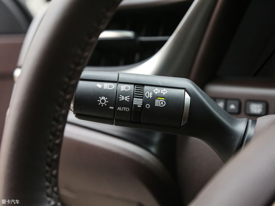 2018׿_˹ES 300h ׿Խ V