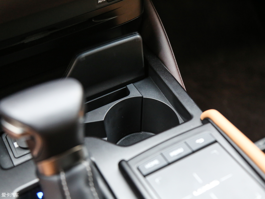 2018׿_˹ES 300h ׿Խ V