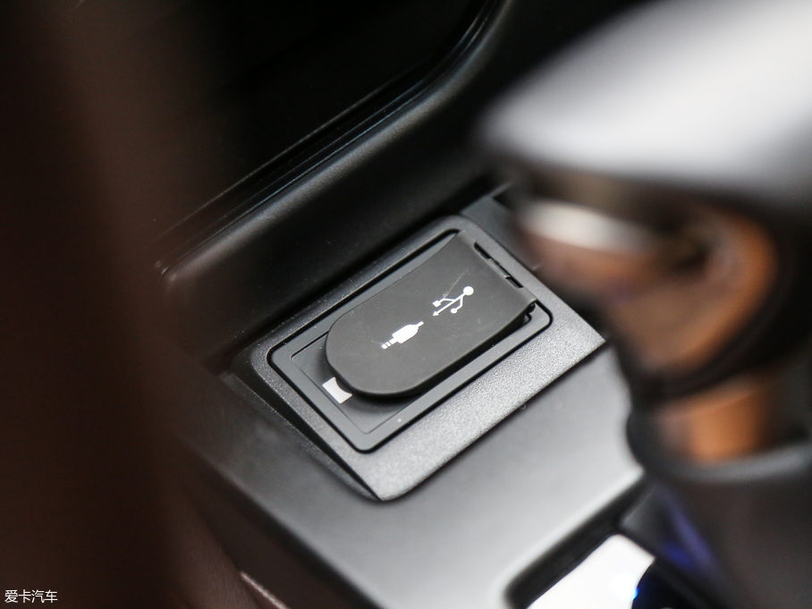 2018׿_˹ES 300h ׿Խ V