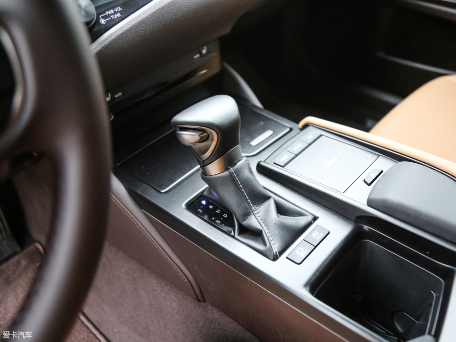 2018׿_˹ES 300h ׿Խ (gu)V