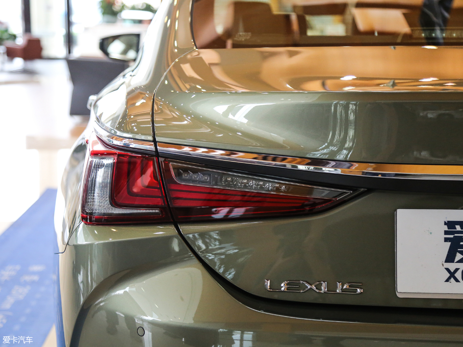 2018׿_˹ES 260 ׿Խ V