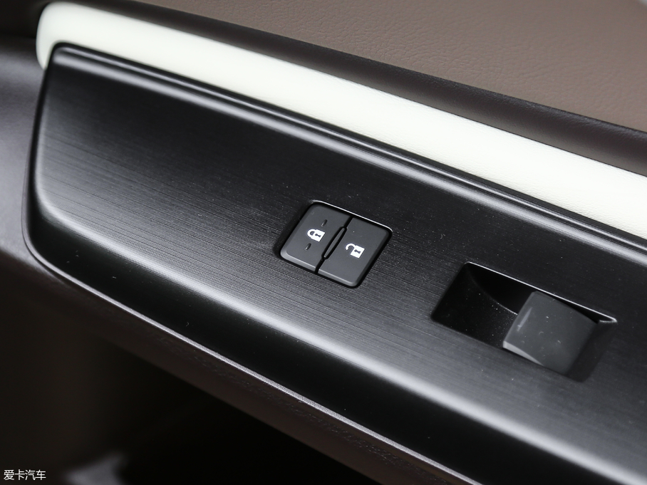 2018׿_˹ES 300h  (gu)V