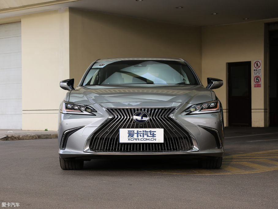 2018���׿��_˹ES 300h ������ ��V