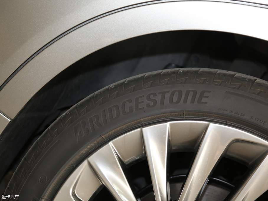 2018׿_˹ES 300h  (gu)V